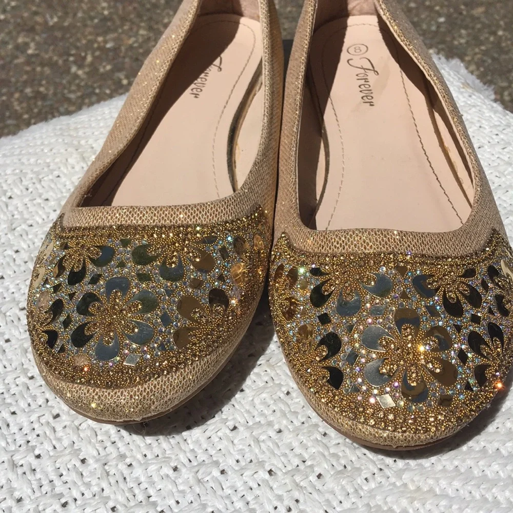 Golden Sparkly Flats✨ - Picture 9 of 9